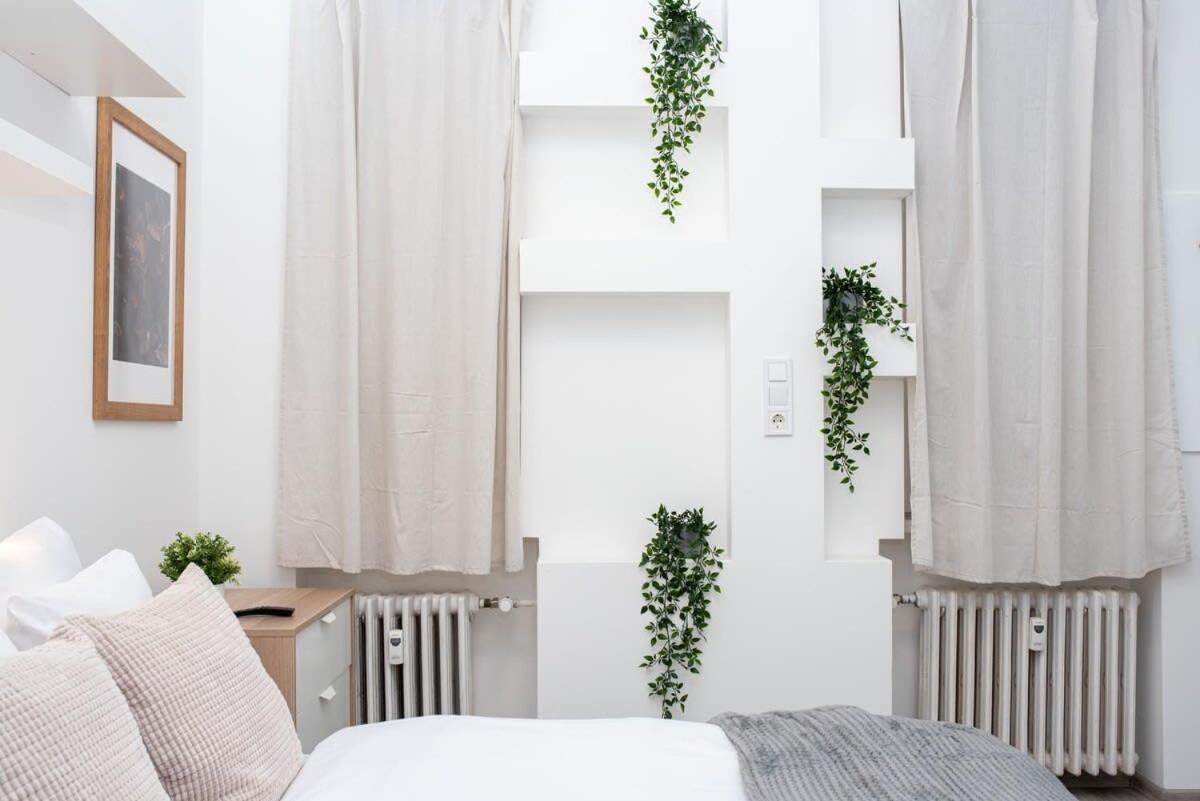 Extra Central - New - Charming Studio บูดาเปสต์ ภายนอก รูปภาพ